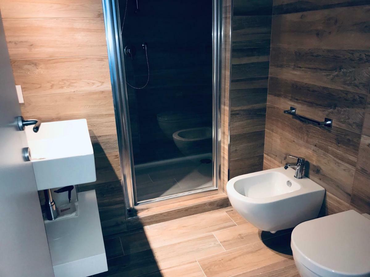 Bellhome 3 - Elegante Appartamento Nel Centro Di Bari Buitenkant foto